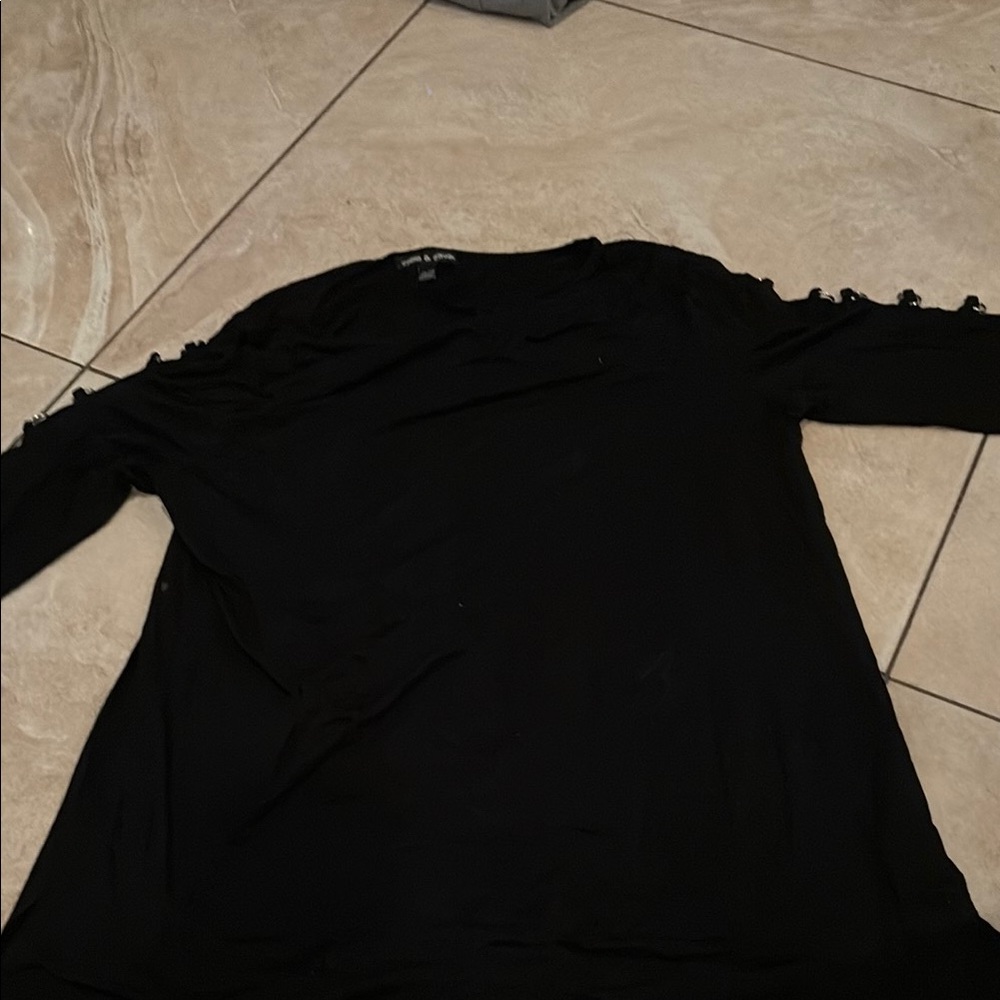 Cable & Gauge Black Women's Top